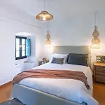 Casa vacanze Lets Holidays In A 14th-century House With Pool In Tossa Tossa de Mar