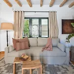 Lets Holidays In A 14th-century House With Pool In Tossa