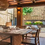 Casa vacanze Lets Holidays In A 14th-century House With Pool In Tossa Tossa de Mar
