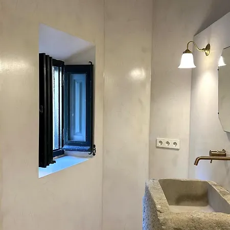 Stay In A 14Th-Century House With Pool In Tossa Tossa de Mar