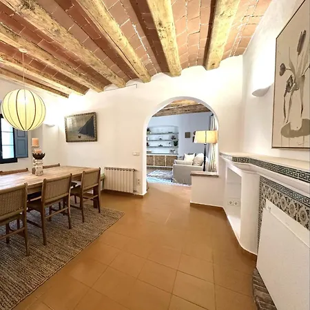 Stay In A 14Th-Century House With Pool In Tossa