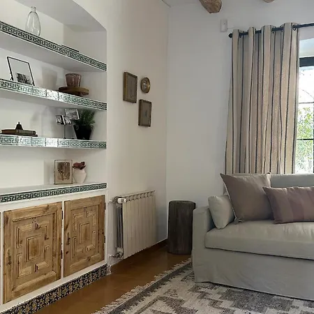 Holiday home Stay In A 14Th-Century House With Pool In Tossa *