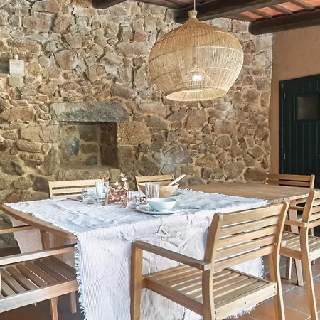 Casa vacanze In A 14th-century House With Pool In Tossa